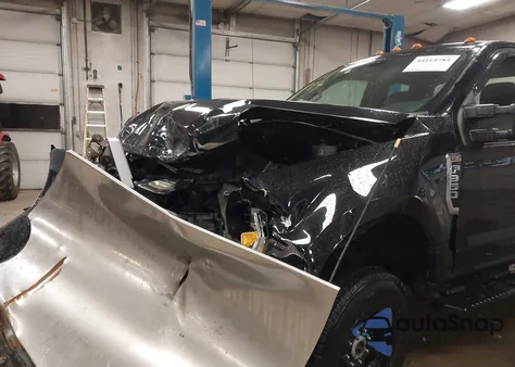 2017 Ford F350 Sd z USA, uszkodzony, nr VIN 1FTHX3B62HED63495